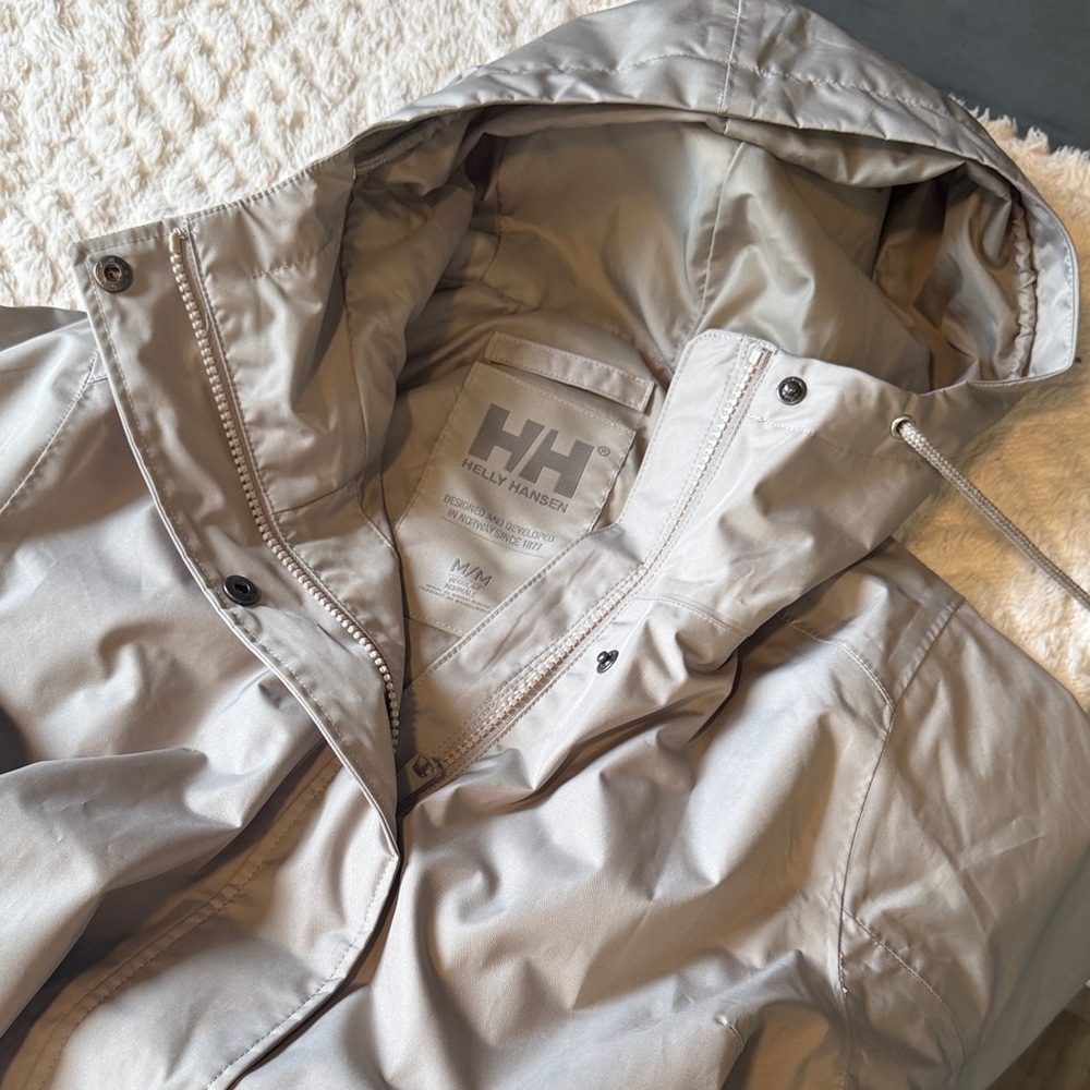 Helly Hansen classic trench coat💕🌹 - Picture 5 of 5